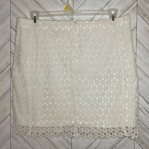 Joe fresh lace mini skirt - Picture 5 of 5